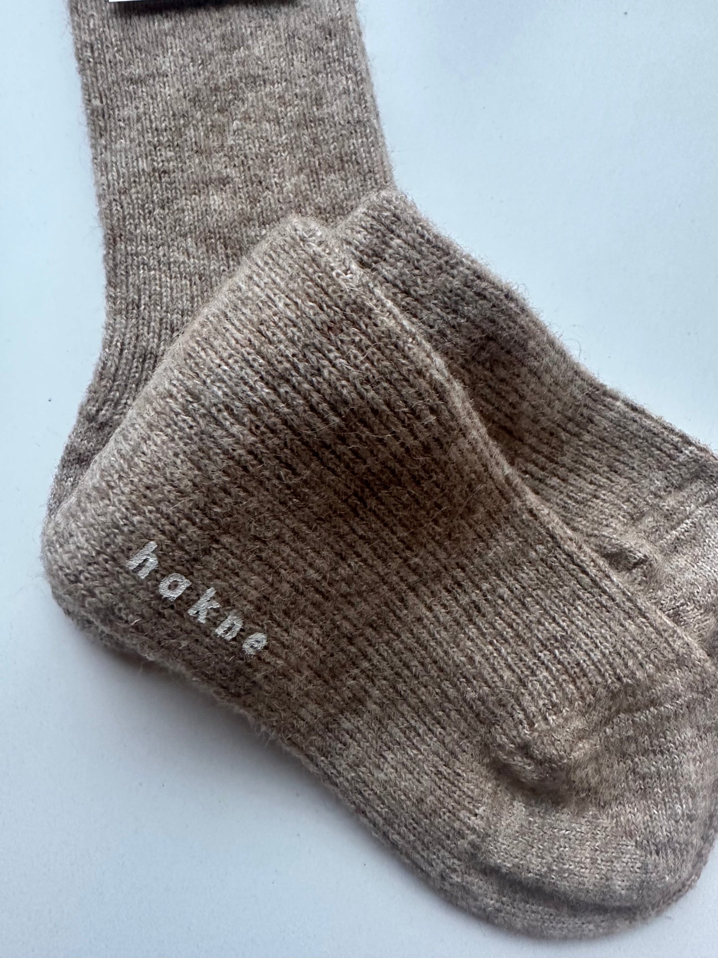 NISHIGUCHI KUTSUSHITA - HK0601 Suri Alpaca Ribbed Socks  S/M: Brown / M (USM7-9/USW8-10/EUR40-43)