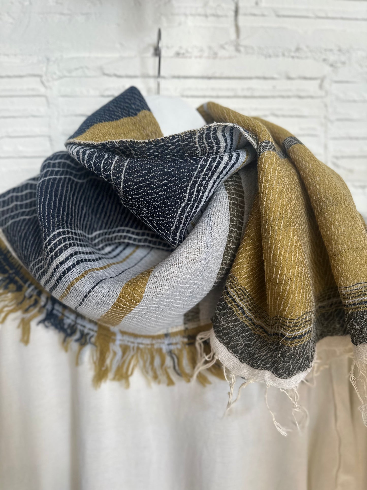 Roots Fluff Small Scarves by Tamaki Niime