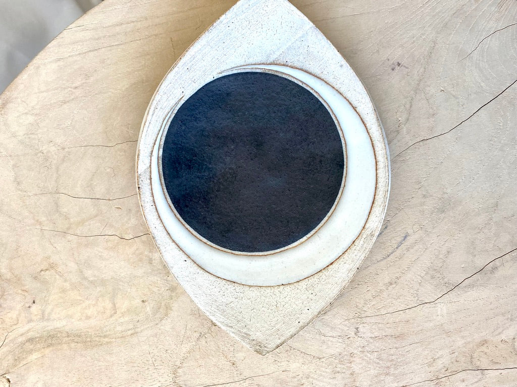 Mquan Medium Dish Eye: Crescent Indigo