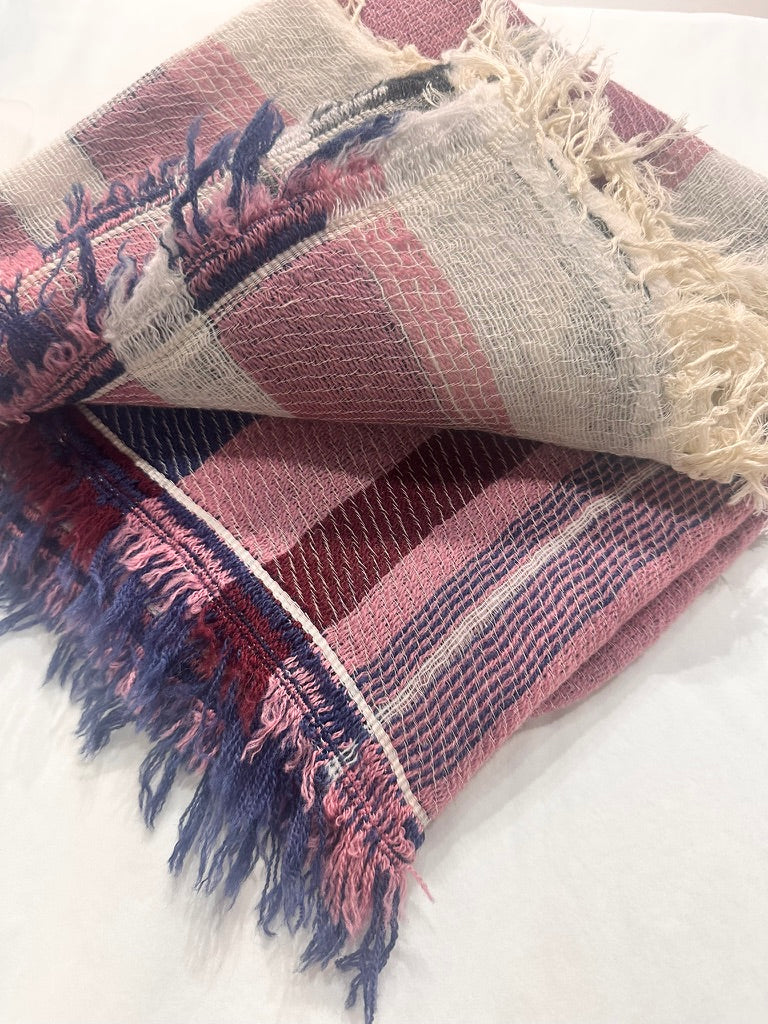 Middle Fluff Roots Square Shawl Cotton and Wool heaven