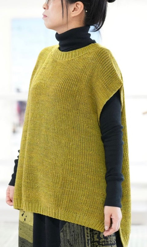 Kai Knit Vest by Tamaki Niime
