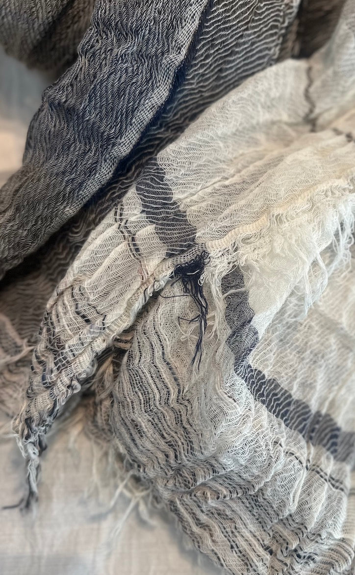 Roots cotton large shawl by Tamaki Niime