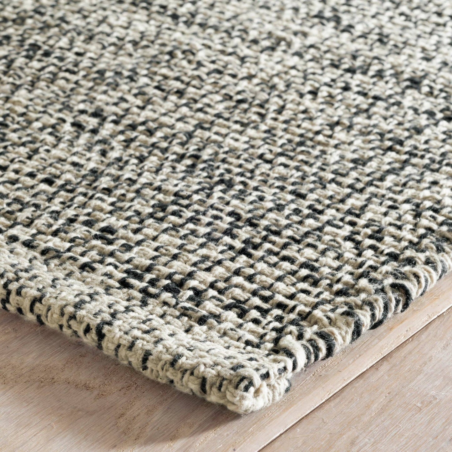Marled Handwoven Cotton Rug | Black: 2' 6" x 8'
