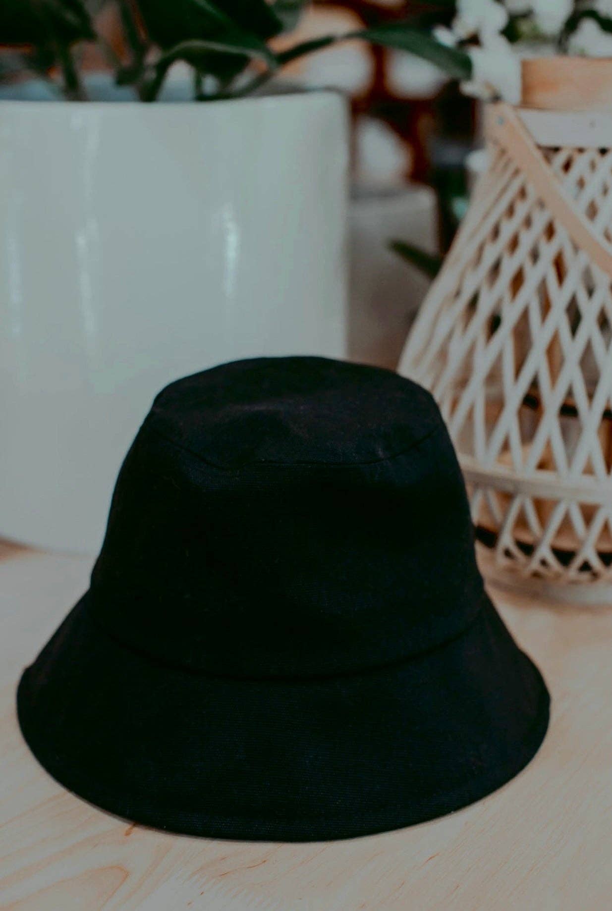 WEST VON - Brady | Short Brim Bucket Hat: Cream / Small
