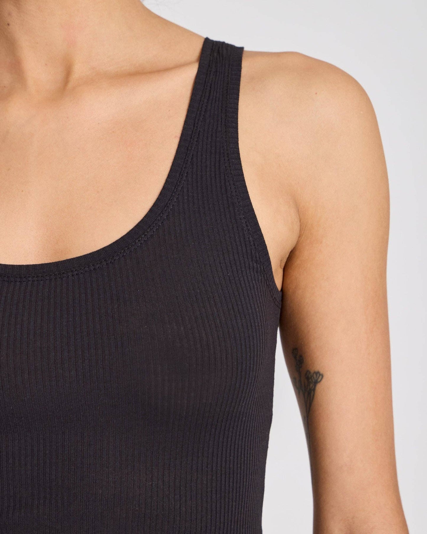 gai-lisva - Beate Cotton S´less Top 3x2 Rib GOTS 243975 - Black: L