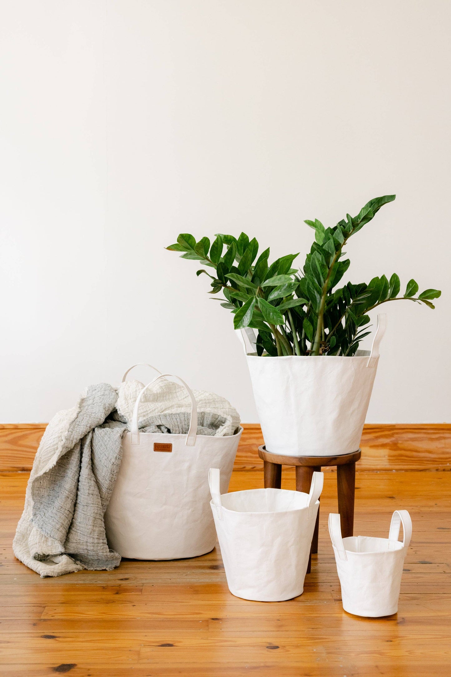 Uashmama - PANIERE BUCKET: White / Large