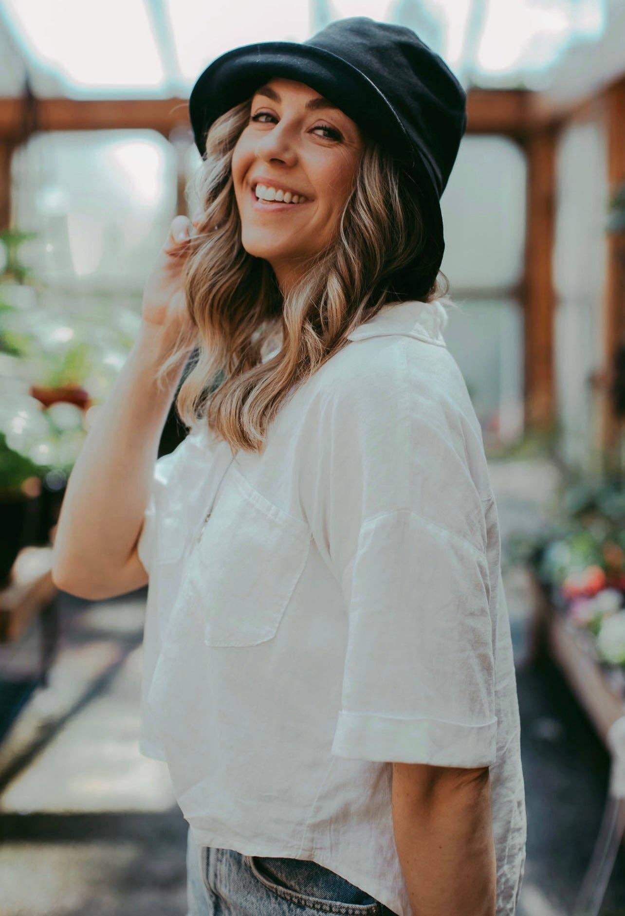 WEST VON - Brady | Short Brim Bucket Hat: Cream / Small