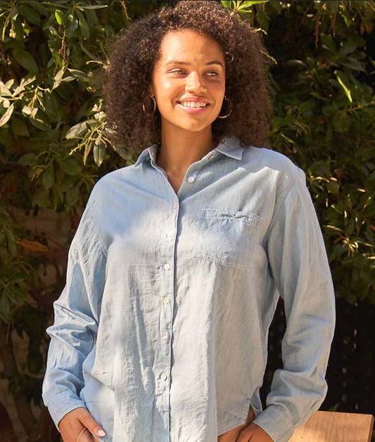 and for Good - Good Boyfriend Shirt - Chambray Light Wash: Chambray Light Wash / XS