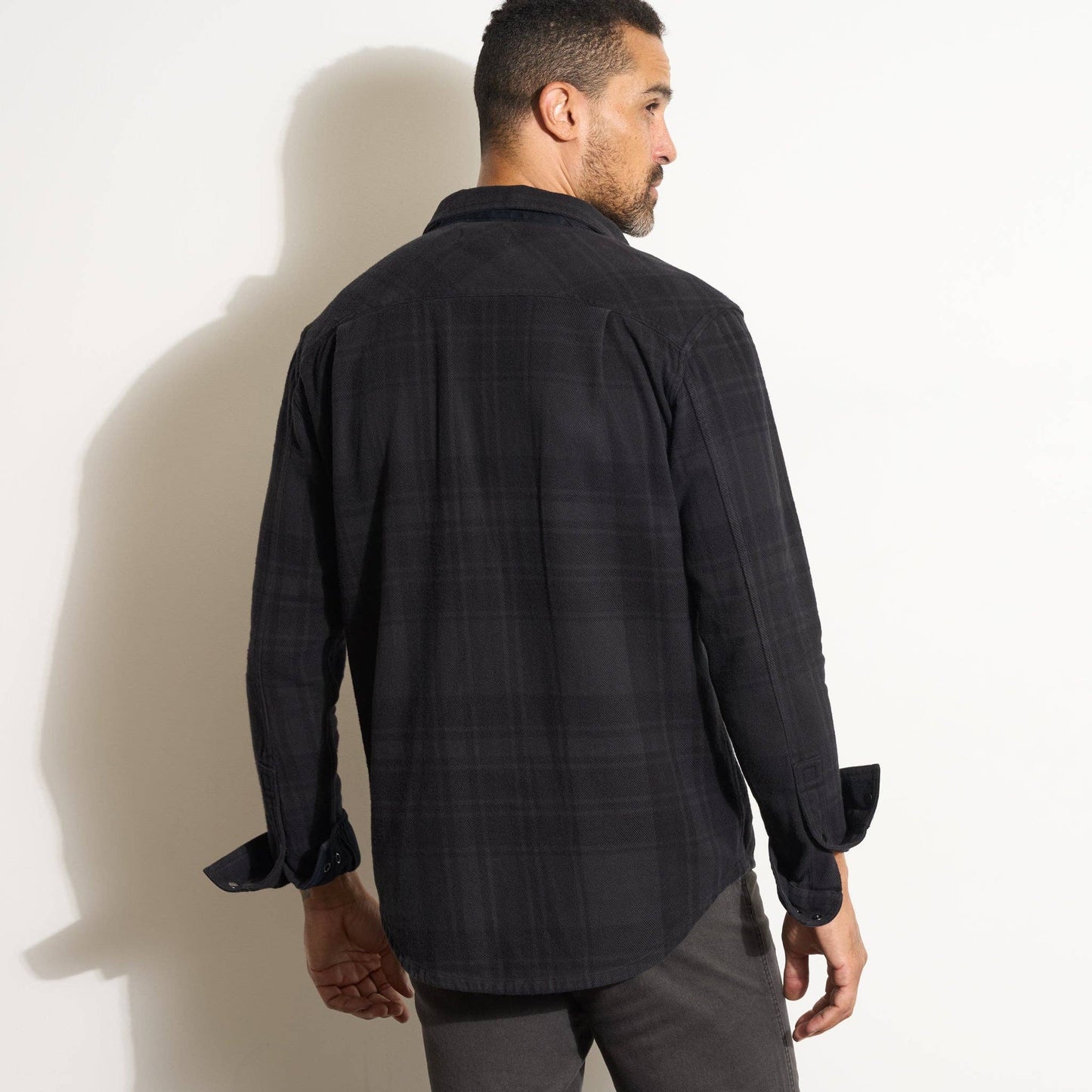 Axel Flannel Shirt Jacket: Blackout Flannel / L