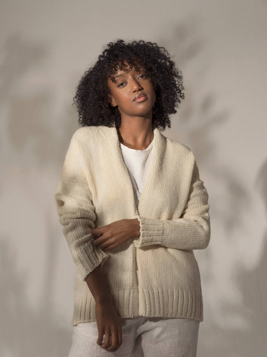CECILIA SÖRENSEN - 900 CARDIGAN - Artisan Undyed Wool Spain: Natural white / S/M
