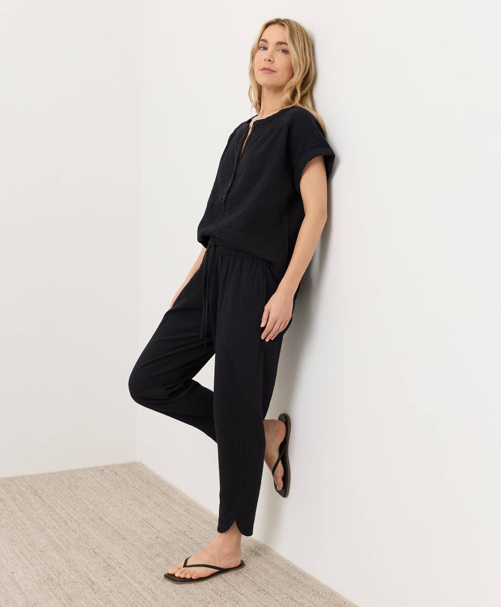 Shore and Town Double Gauze Tapered Pull-On Pant: Jet