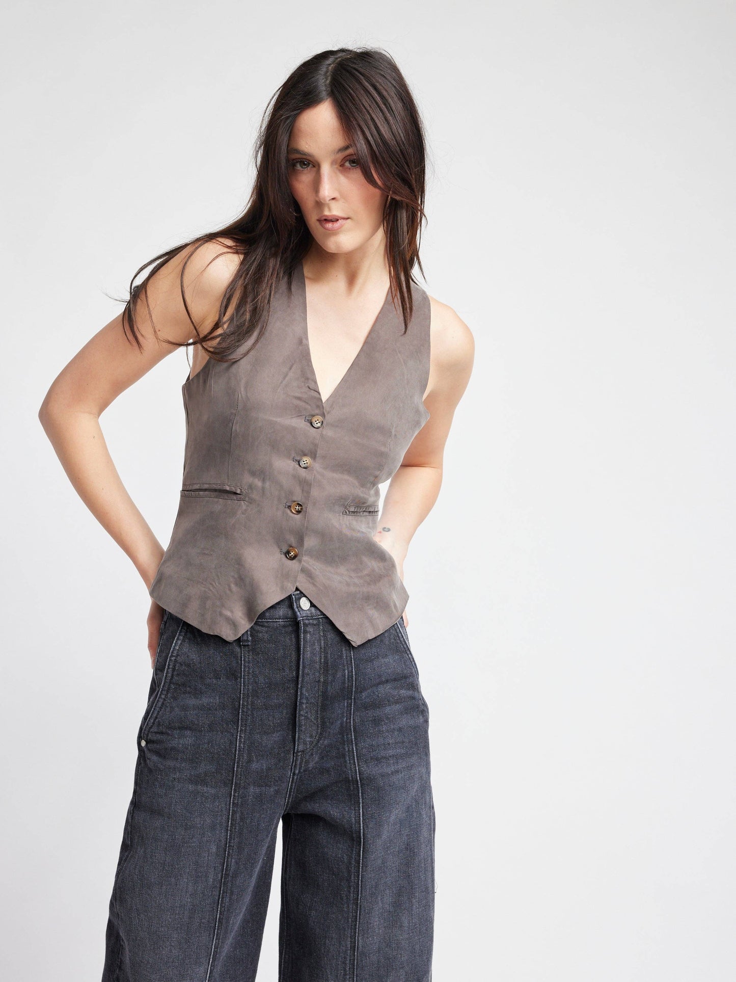 Self Contrast - Alena Vest: Willow / M