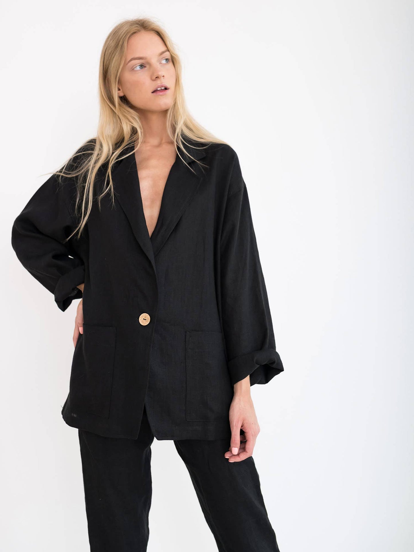 Love and Confuse - Valerie Linen Blazer: White / XS