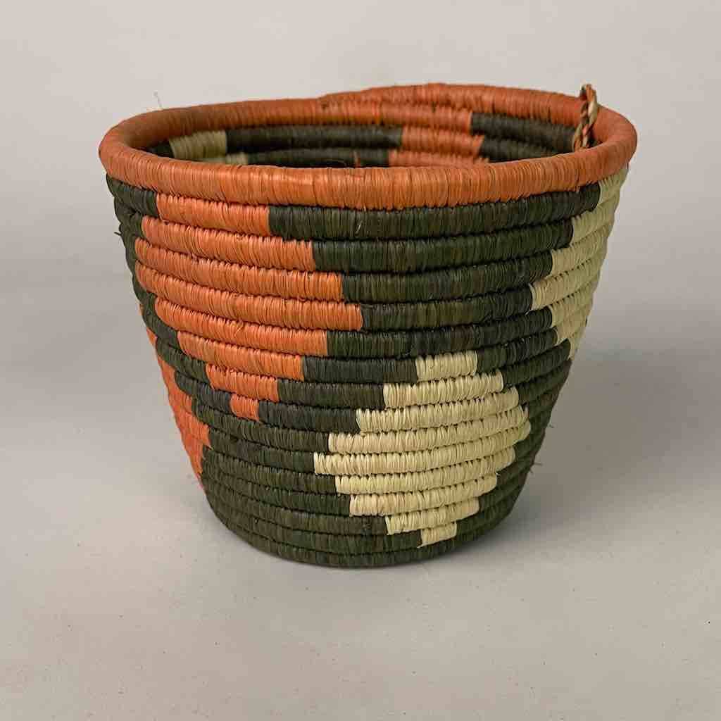 4 x 5” salmon diamond flared Batwa basket