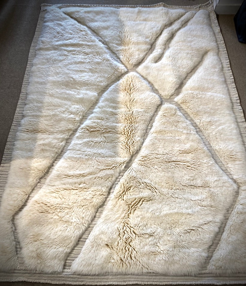 Plush silky wool Beni Moroccan carpet from Morocco. 5' x 7'