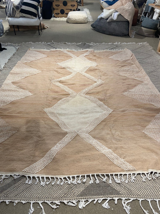 pink sand amazigh wool carpet 9' 6'' x 7' 4''