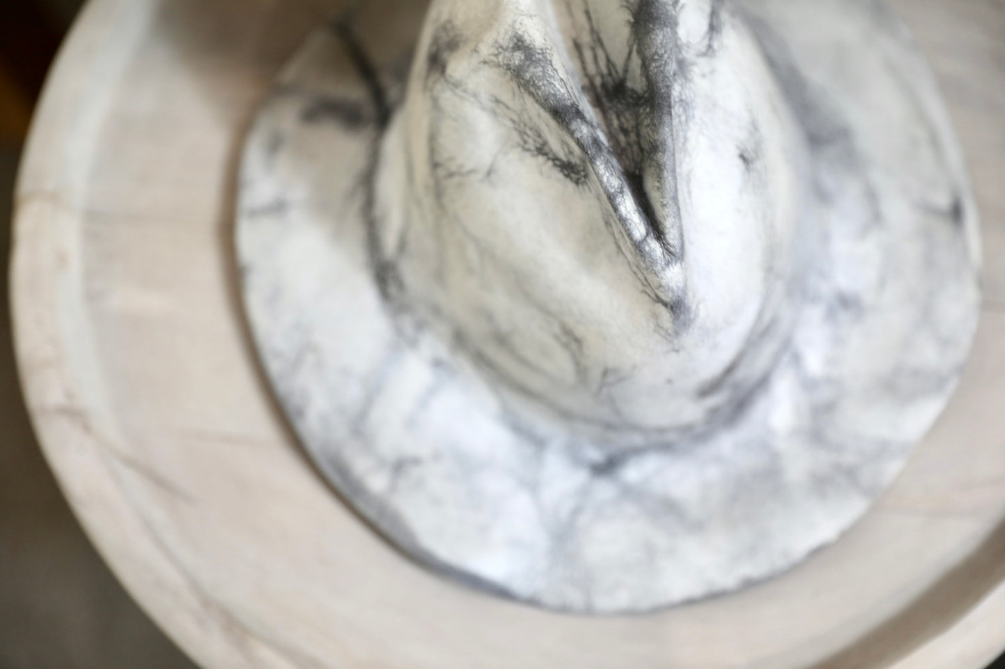 Waxed Spaventa Lapin Hat in Marble
