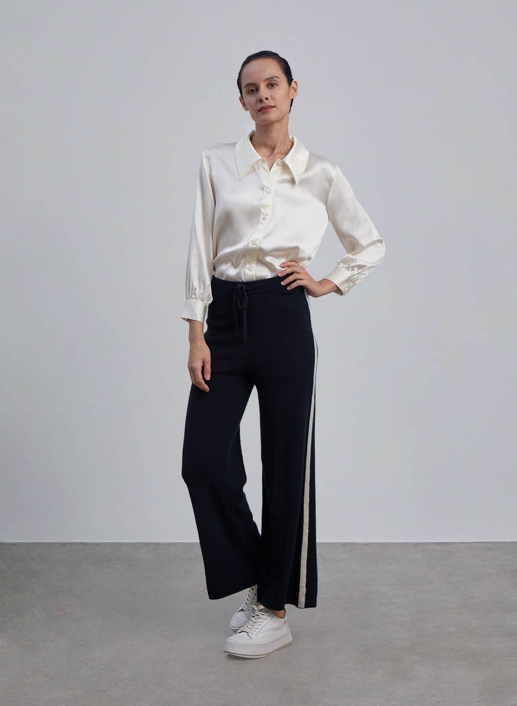 Silk Maison - PURE CASHMERE JOGGING TROUSER WITH SIDE STRIPE